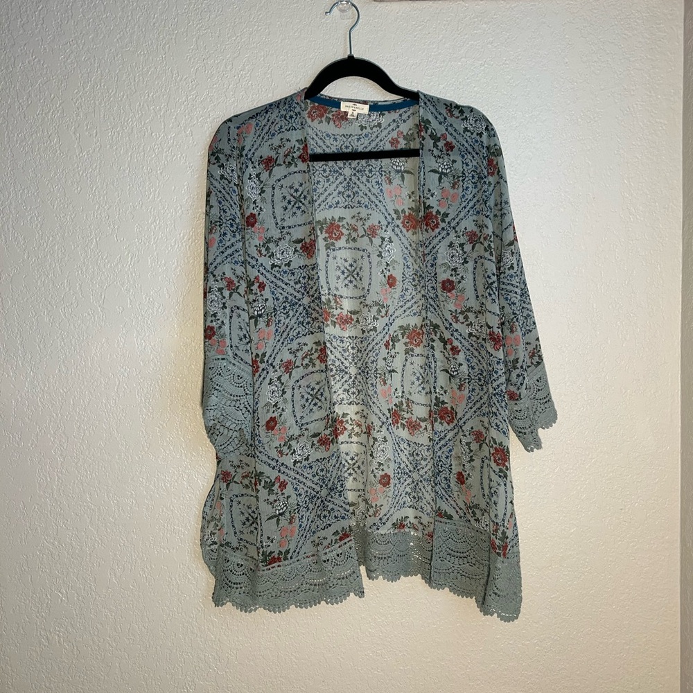 Mason & Belle 🩵 Floral Lace Kimono